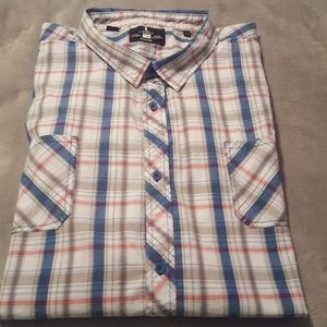 Men's short-sleeve button-up plaid shirt